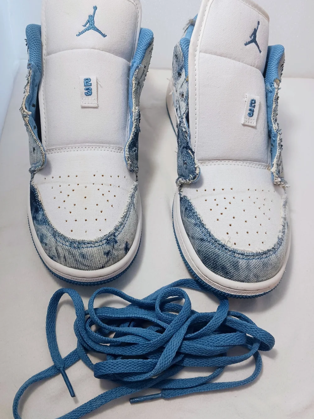 Nike Kids Low-Top Sneakers in White and Light Blue Denim